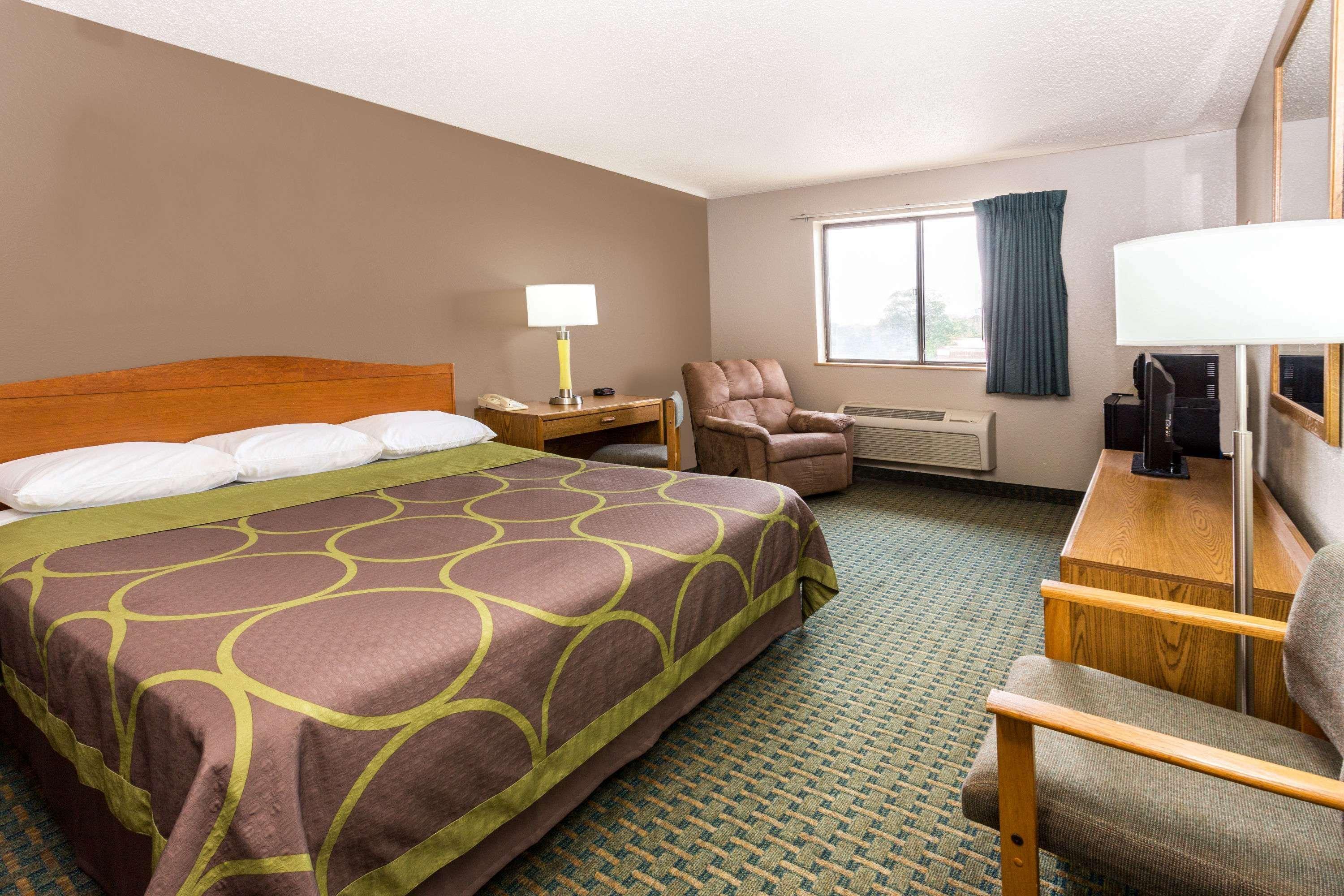 Super 8 By Wyndham St. Charles Hotell Saint Charles Eksteriør bilde