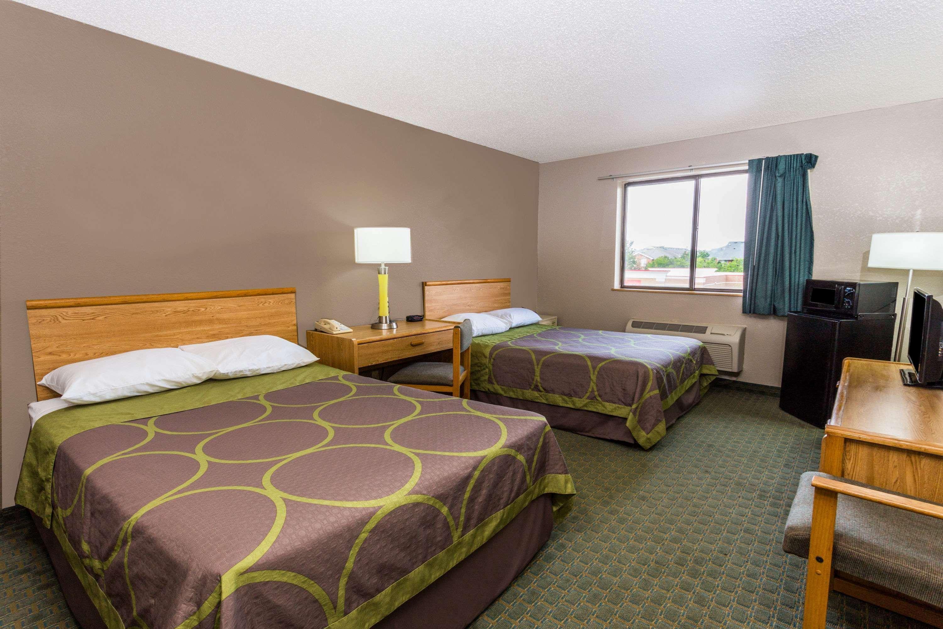 Super 8 By Wyndham St. Charles Hotell Saint Charles Eksteriør bilde