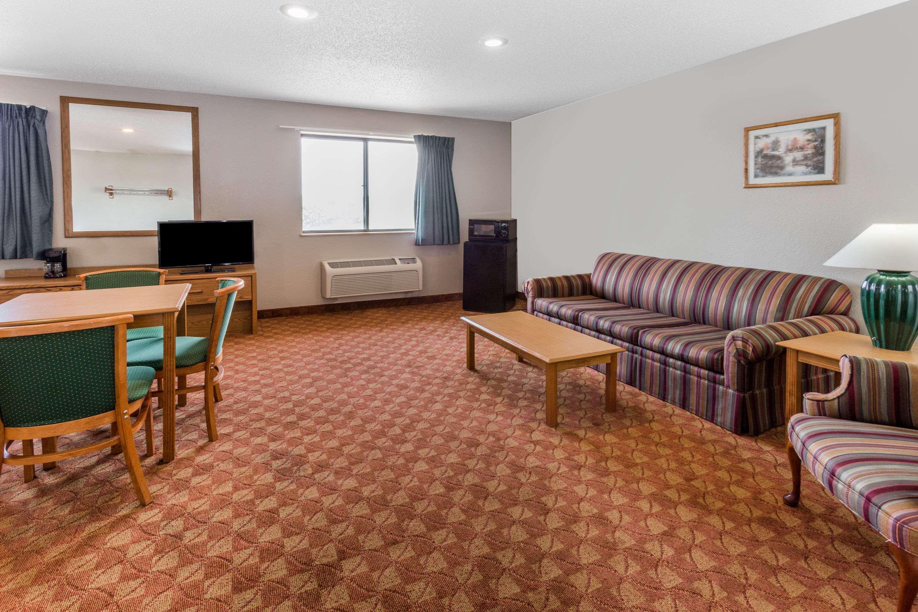 Super 8 By Wyndham St. Charles Hotell Saint Charles Eksteriør bilde