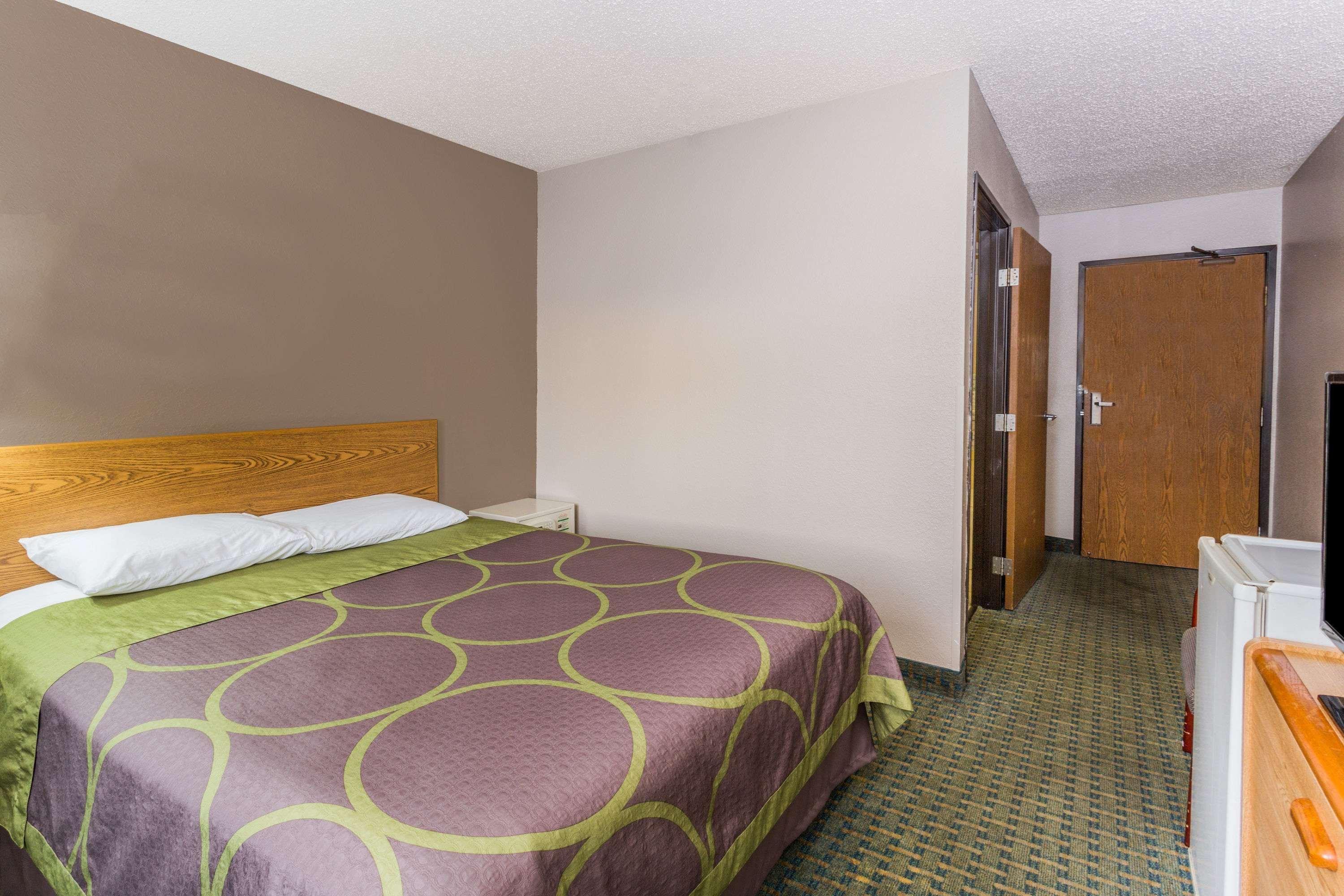 Super 8 By Wyndham St. Charles Hotell Saint Charles Eksteriør bilde