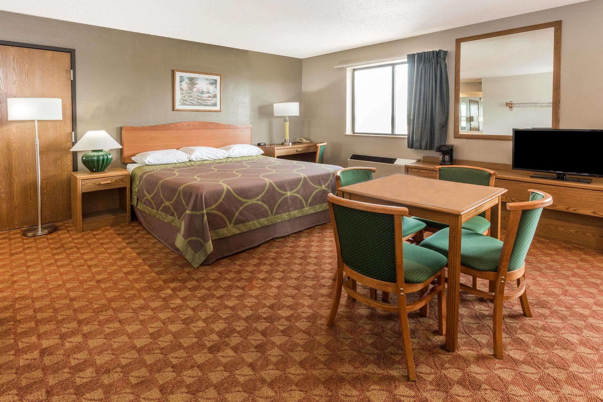 Super 8 By Wyndham St. Charles Hotell Saint Charles Eksteriør bilde